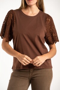 Remera Algodón Peinado Y Calados Chocolate