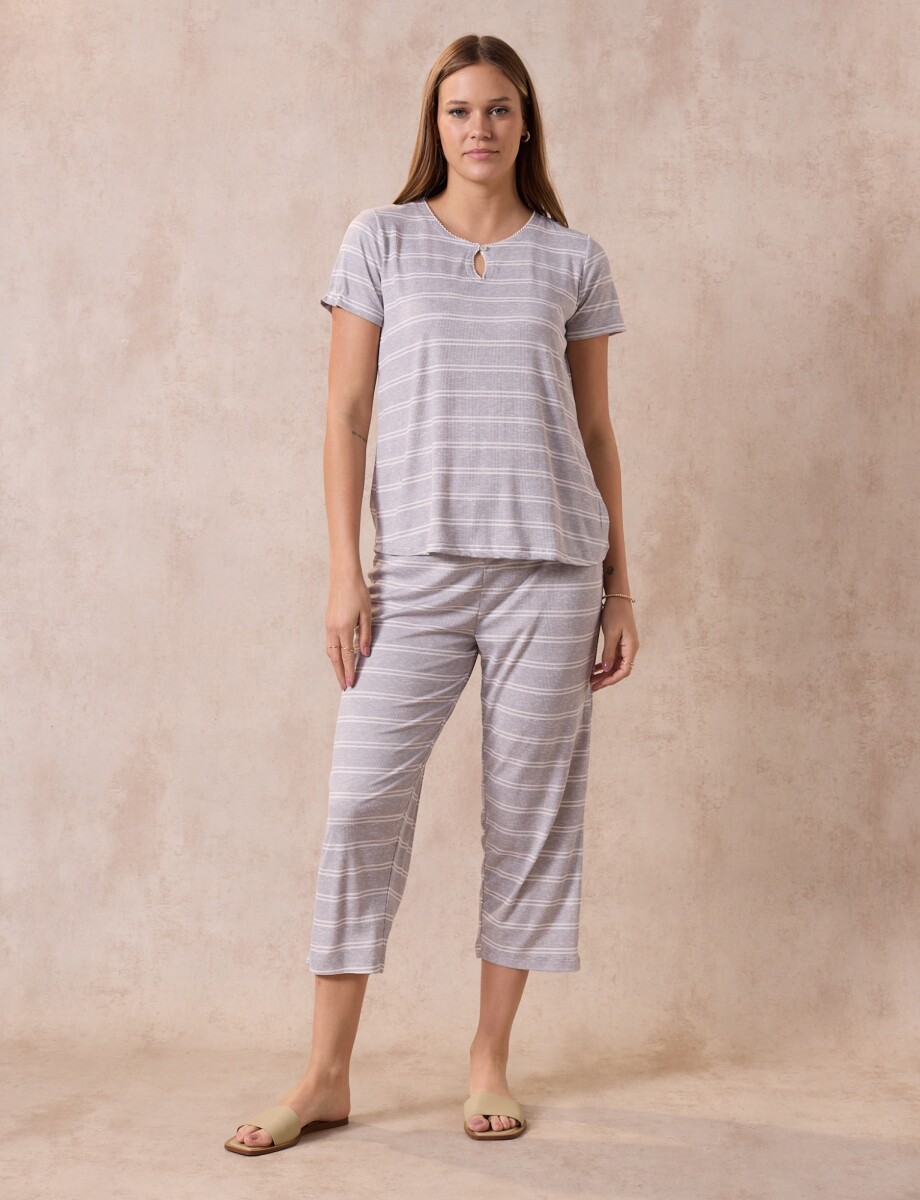 Pijama C/capri - Gris 