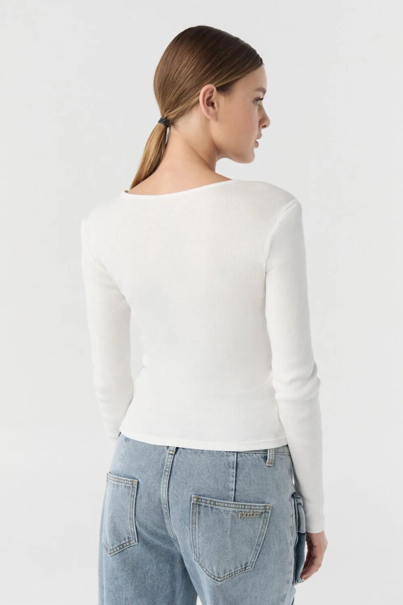 REMERA BOONE Off White