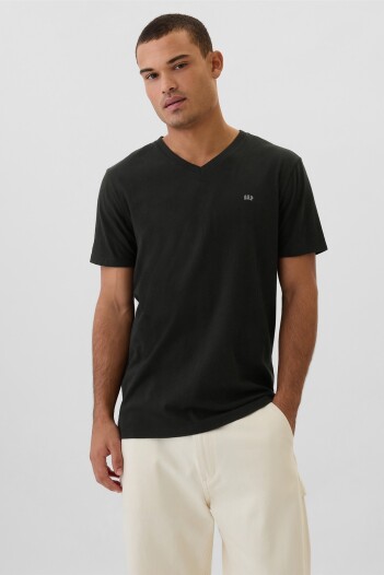 Remera Cuello V Mini Logo Gap Hombre True Black V2