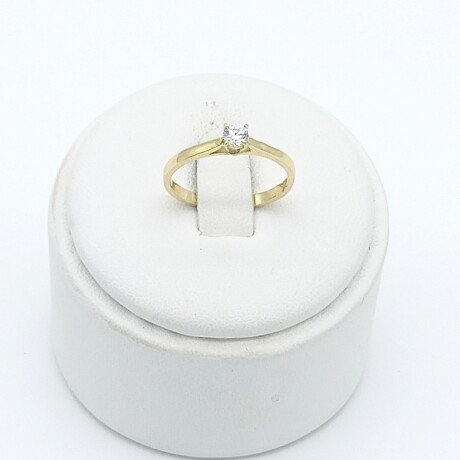 Anillo de oro 9 ktes. con circonia Anillo de oro 9 ktes. con circonia