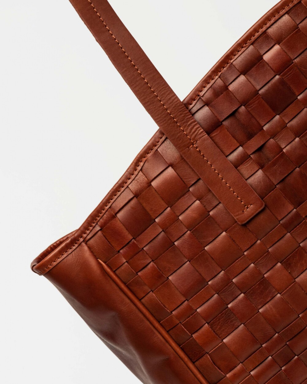 Bolso The Knit Bag en cuero graneado Cuoio