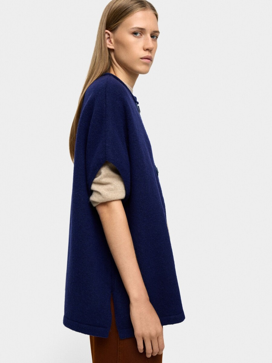 Poncho De Punto Con Hebillas azul-marino