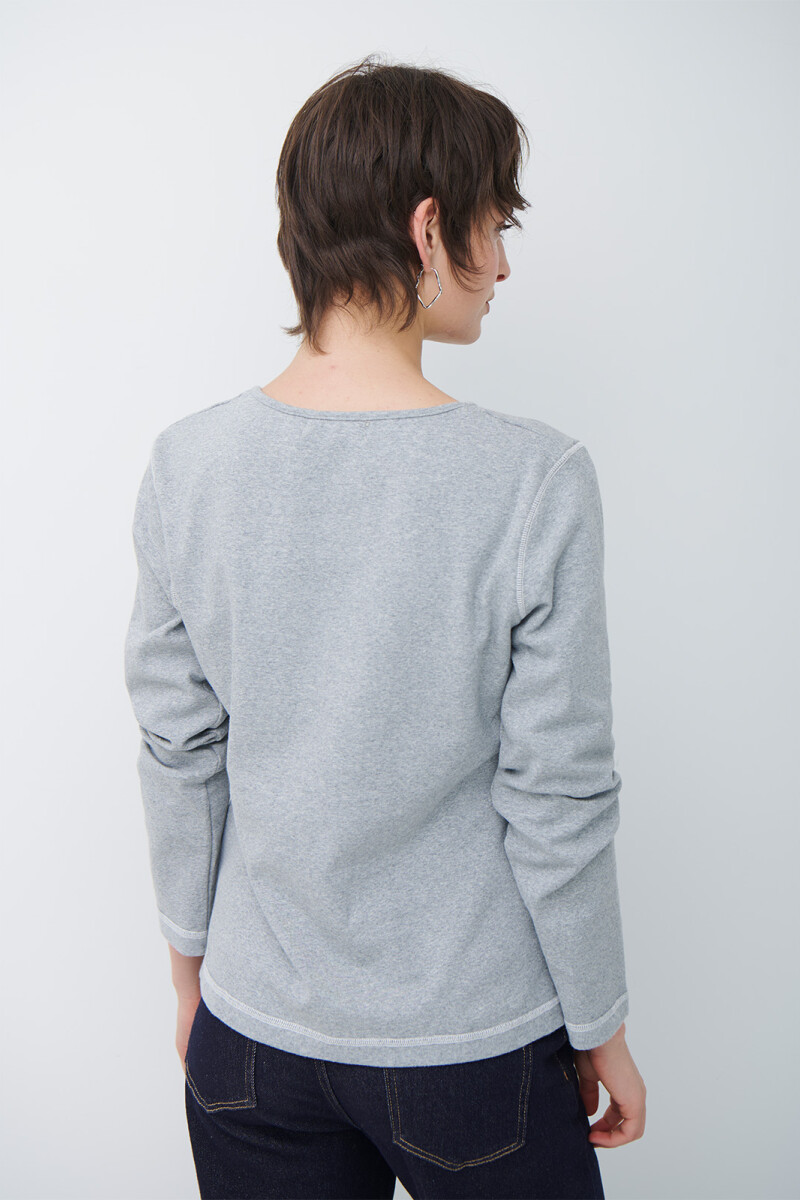 REMERA WINTER GRIS