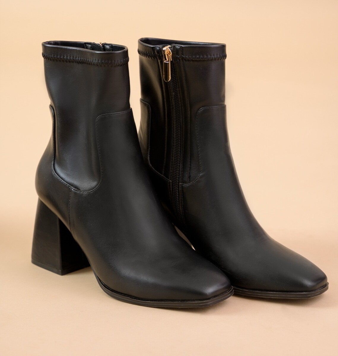 Bota Eco Cuero. 
