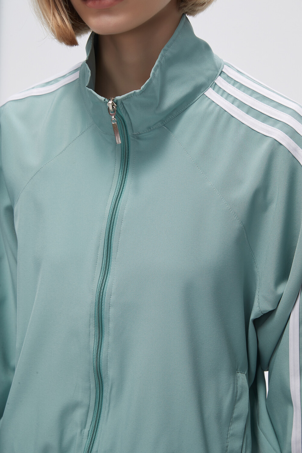 Campera Deportiva Bitex Verde Grisaceo