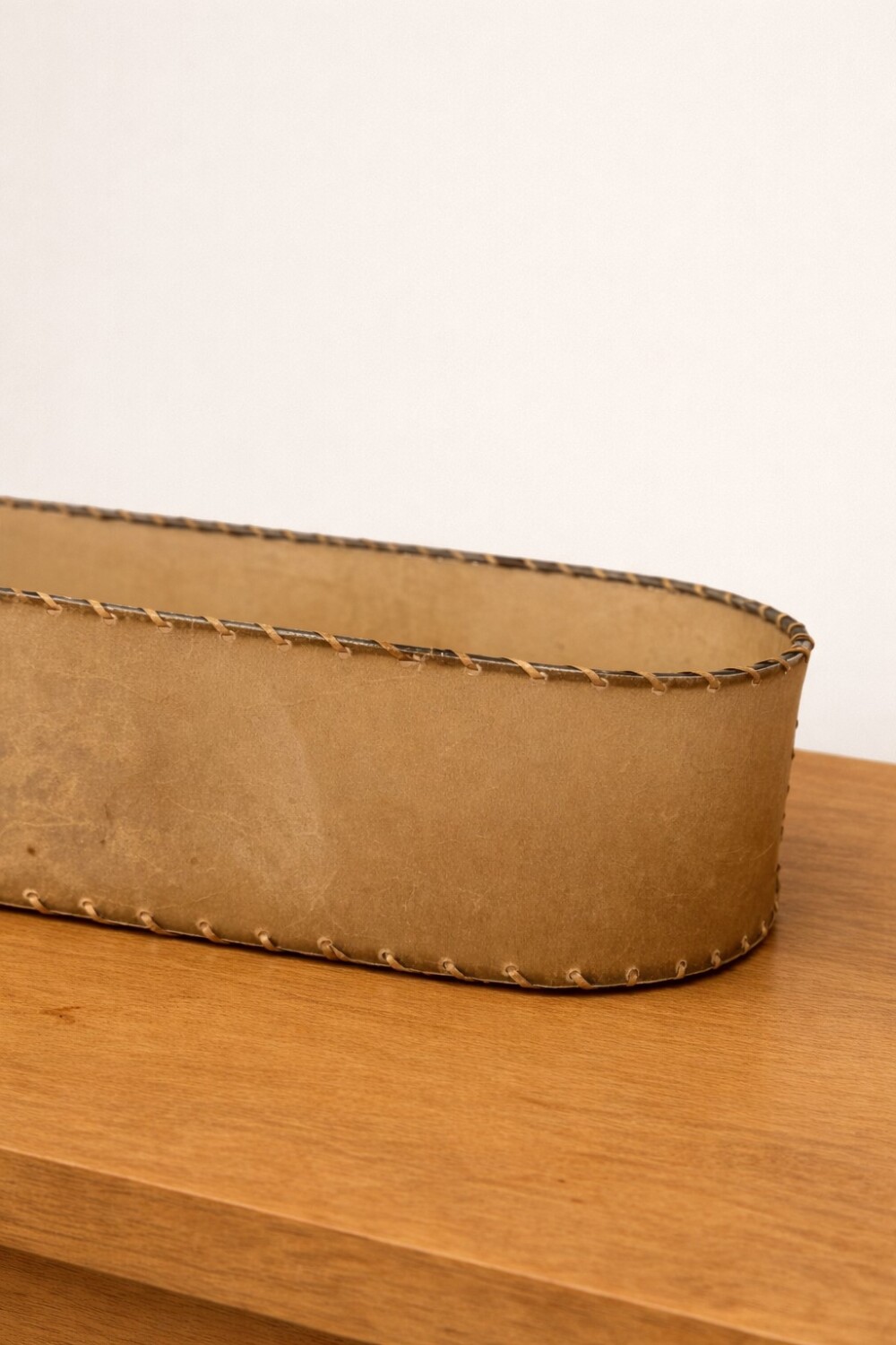 Curved Desk Basket Mediano lonja clara