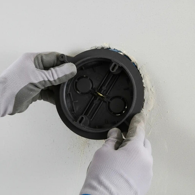 CAJA CENTRO AUTORROSCANTE Caja Centro Autorroscante Con Grampa Negra