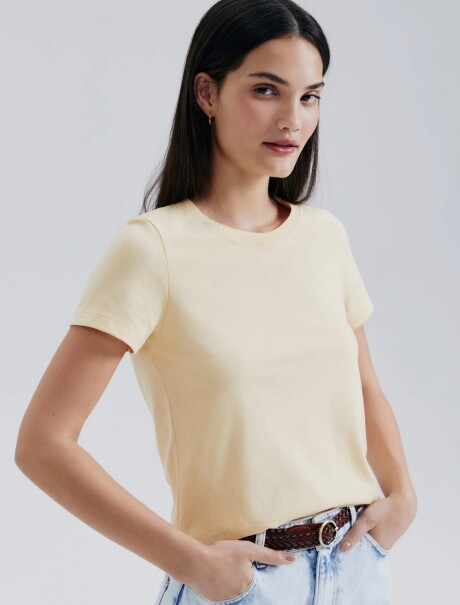 CAMISETA BÁSICA MANGA CORTA AMARILLO