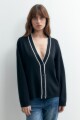 Cardigan con vivos en contraste negro