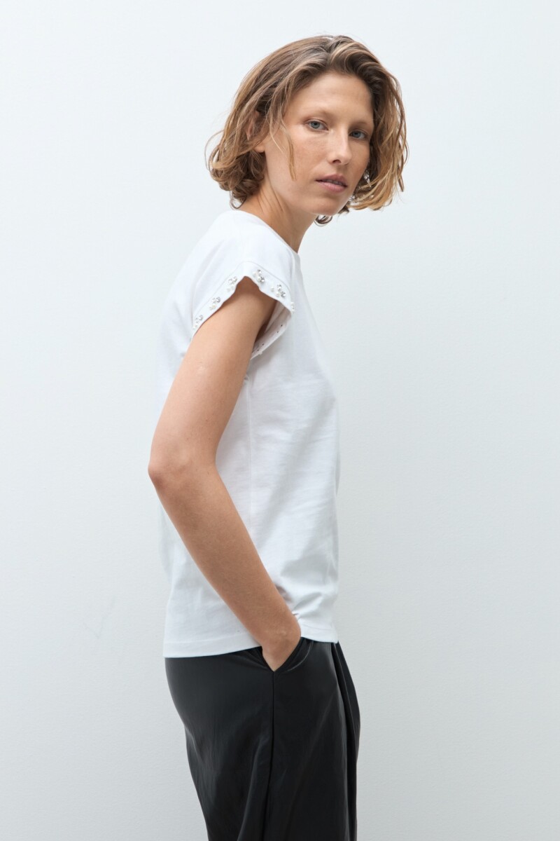 Remera con strass blanco
