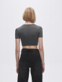 Remera Hazakura Gris Oscuro
