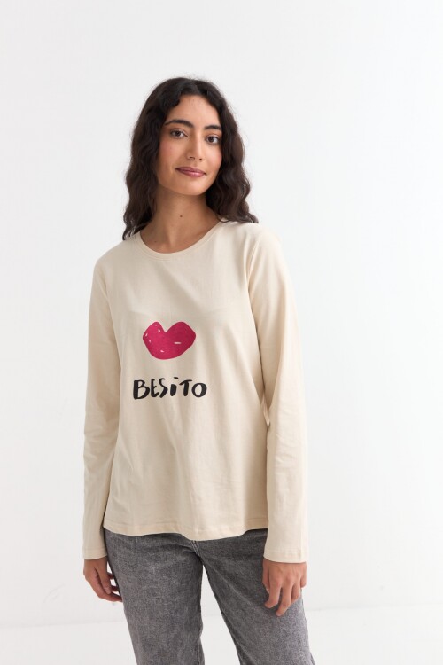 Remera m/l cuello a la base estampada ROJO