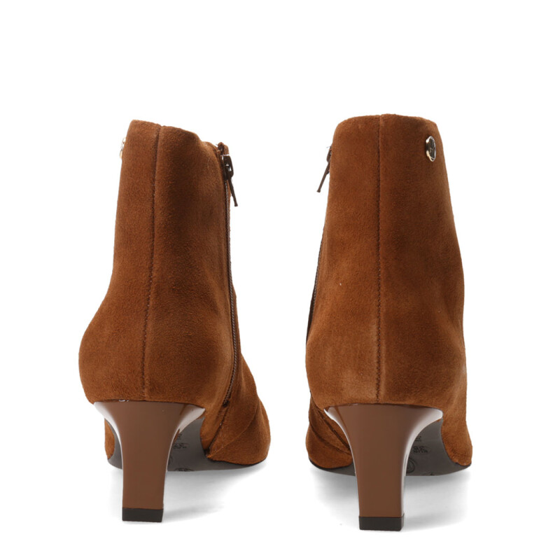 Botas de Mujer Bottero Caña Baja Y Taco Fino Marrón Camel