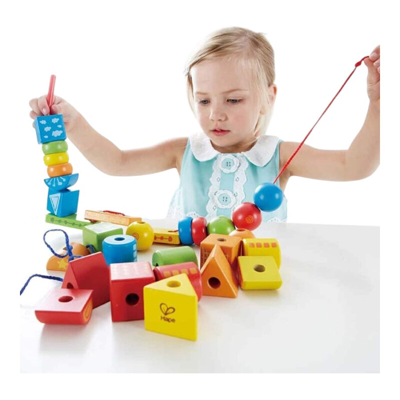 Juego de Enhebrar Formas Hape Juego de Enhebrar Formas Hape