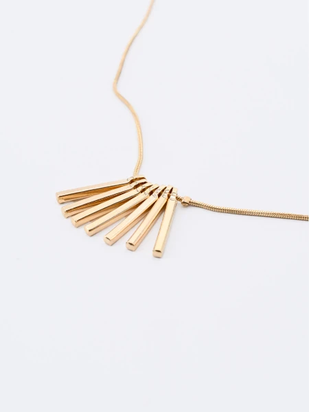 CADENA CON DIJE DORADO
