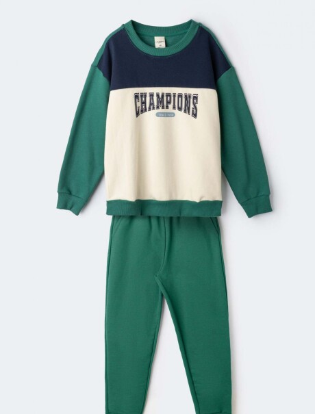 CONJUNTO INFANTIL CON ESTAMPA VERDE