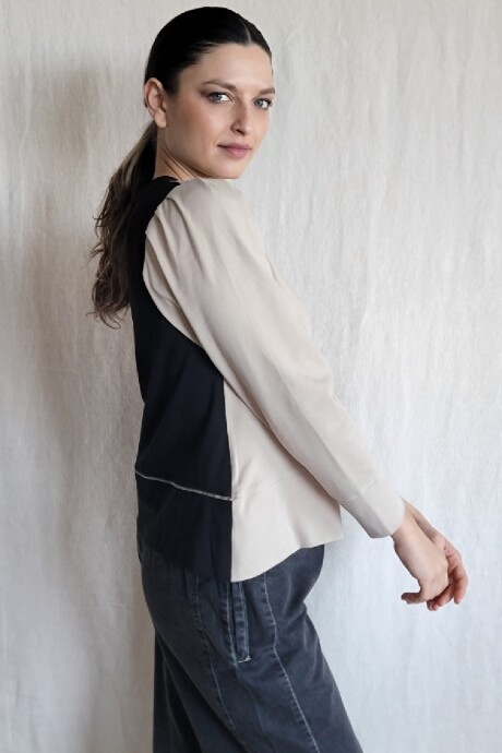 Remera Nina Combinada Beige y negro