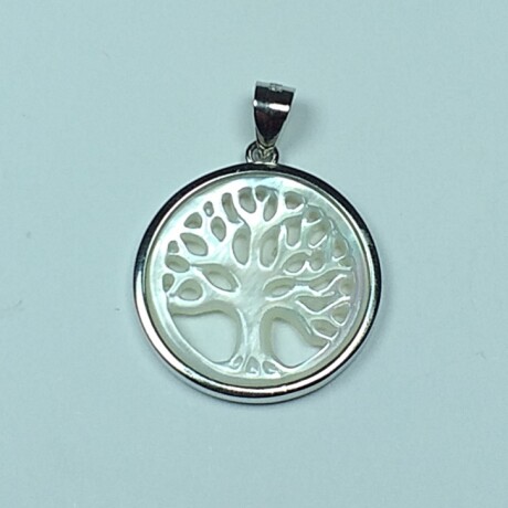 Medalla de plata y nácar con el árbol de la vida de 20mm. Medalla de plata y nácar con el árbol de la vida de 20mm.