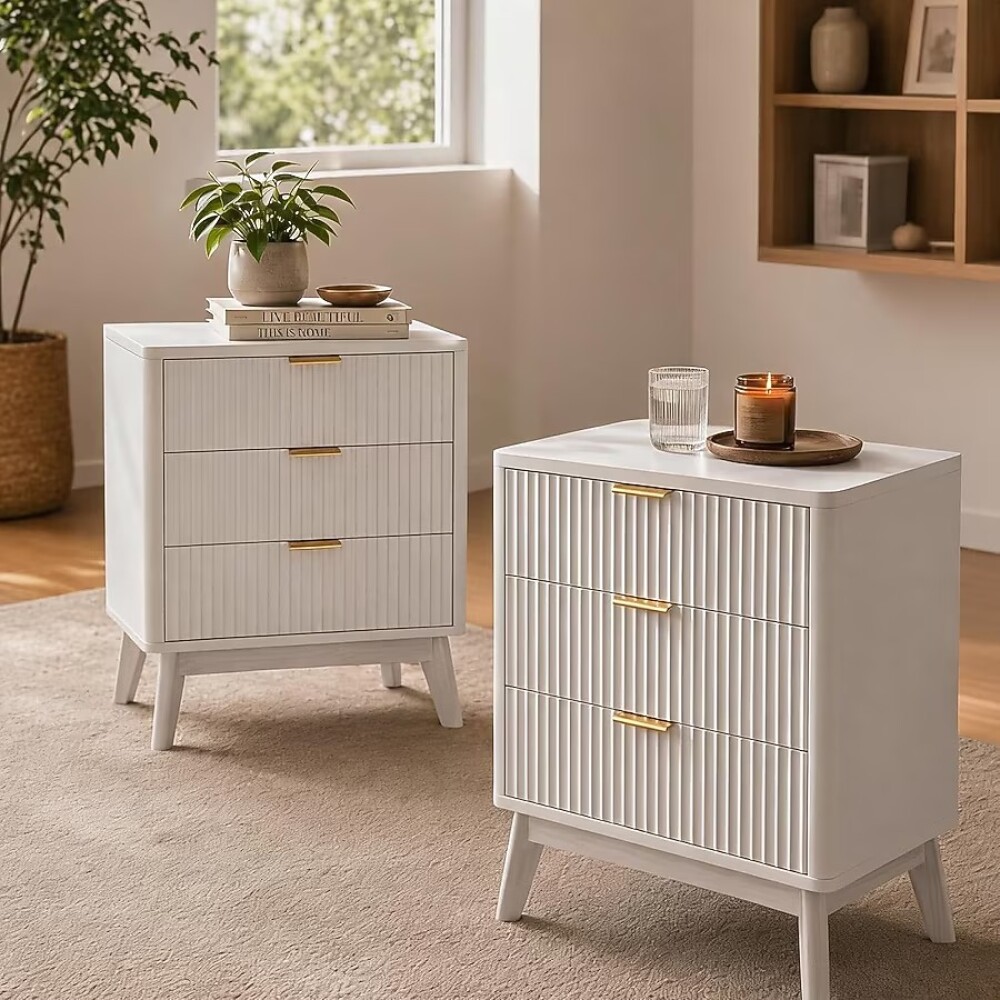 MESA DE LUZ GRAN TAMAÑO / CÓMODA 3 CAJONES - CON ENCHUFE blanco