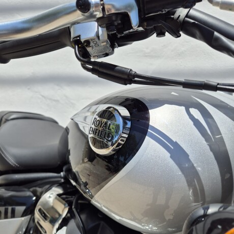 Royal Enfield Super Meteor 650 CELESTIAL