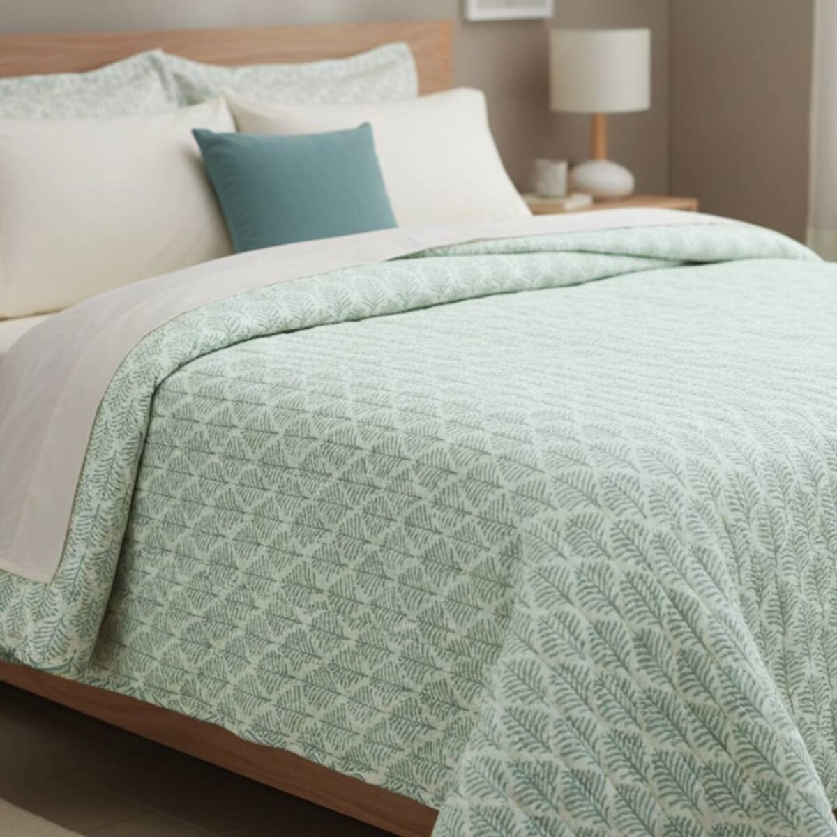 Acolchado 2 Plazas Home Class 100% Microfibra - 1103 Hojas Celeste 