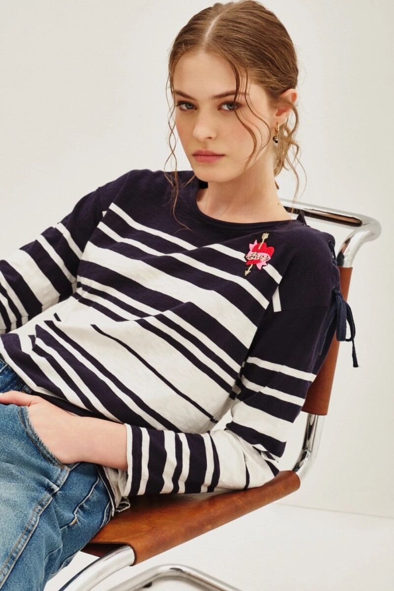 Remera Line Patch Azul