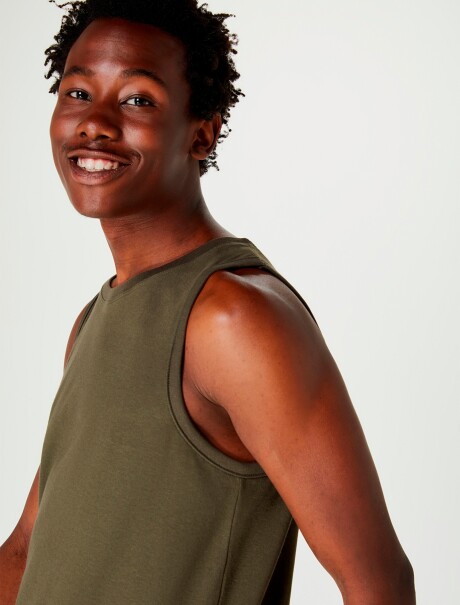 MUSCULOSA BÁSICA WORLD VERDE MUSGO