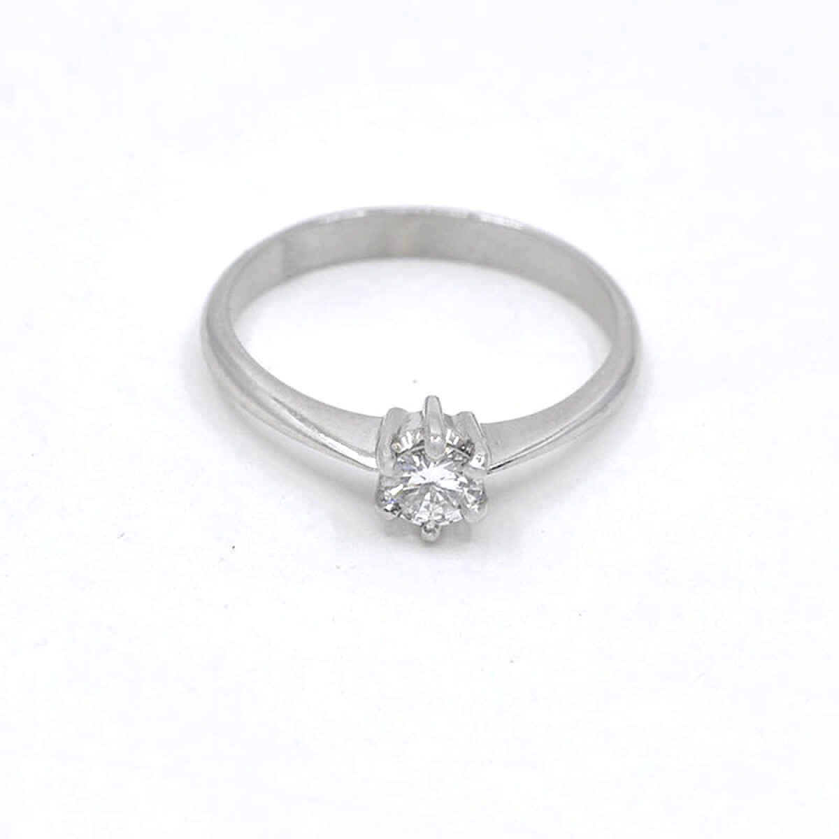 Anillo Solitario En Platino Y Brillante 