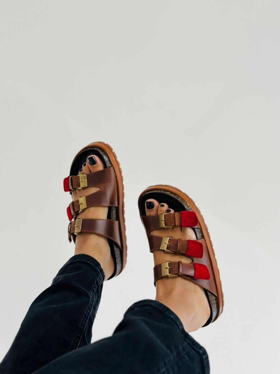 Te Fuiste Sandals - Chocolate Con Rojo 