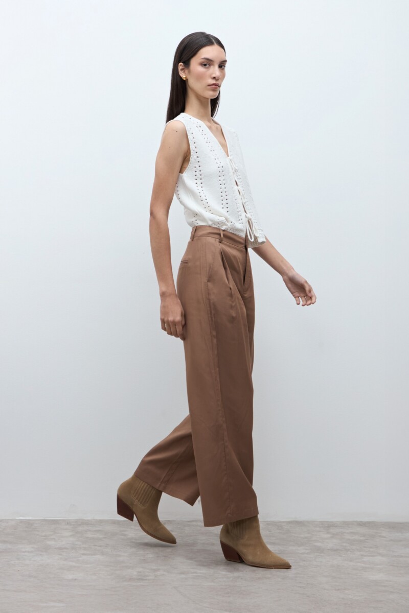 Pantalón pinzado lyocell tostado