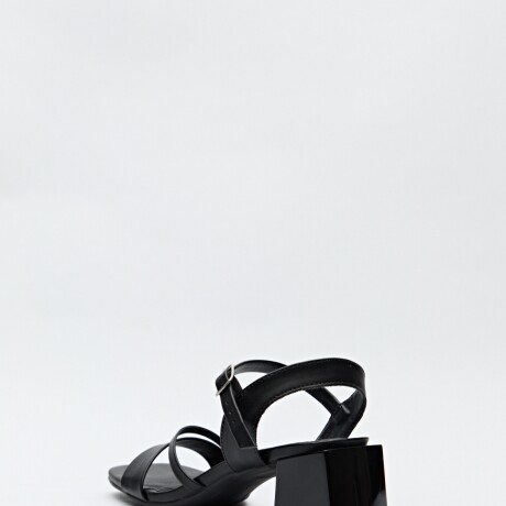 SANDALIA LUCCA Negro