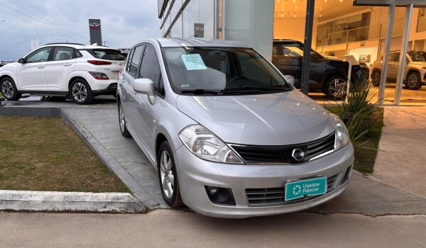 Nissan Tiida HB Full - 2013 Nissan Tiida HB Full - 2013