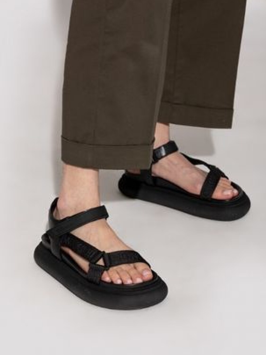 Sandalias de goma con tiras ajustables, Catura Negro