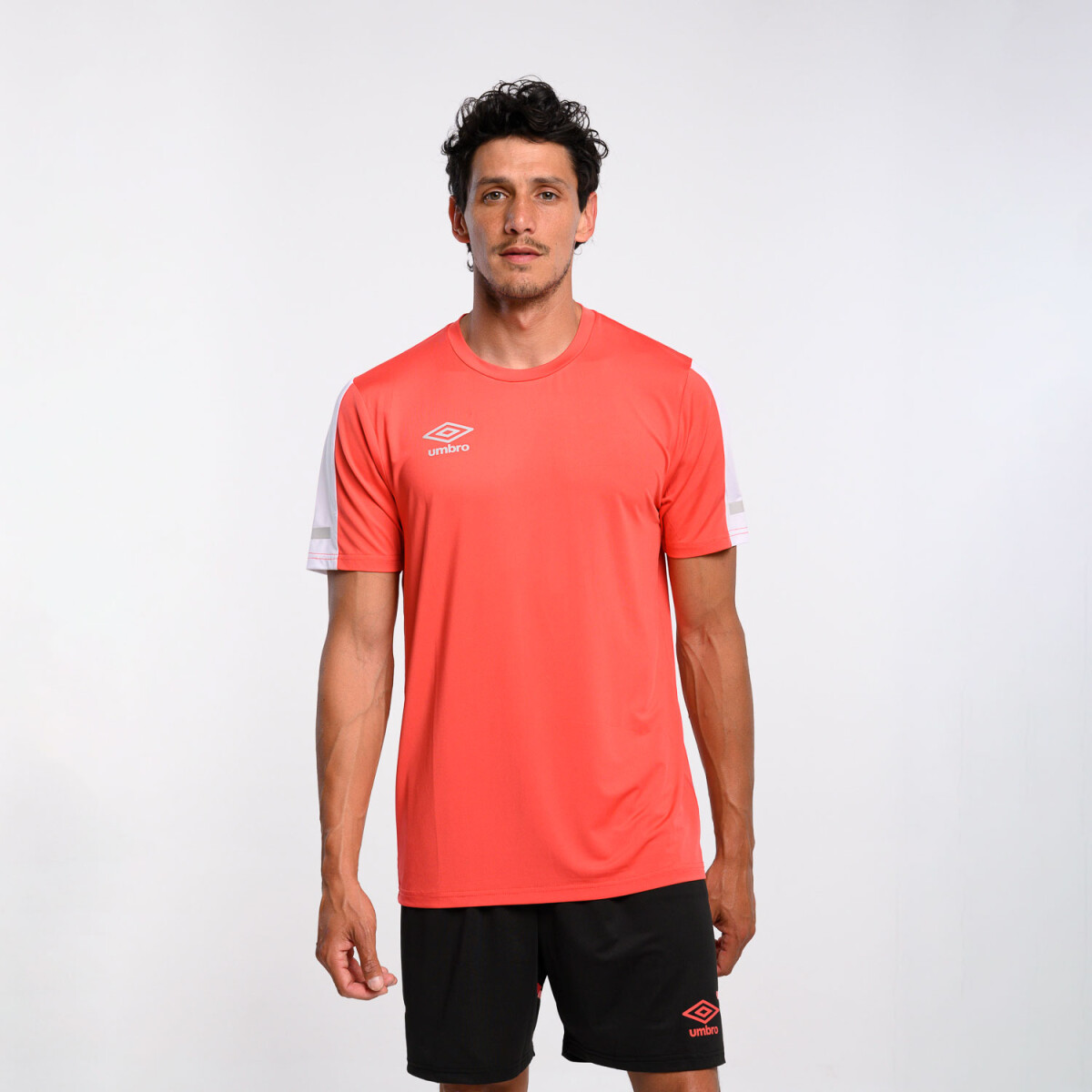 Remera Combined Loose Umbro Hombre - 494 