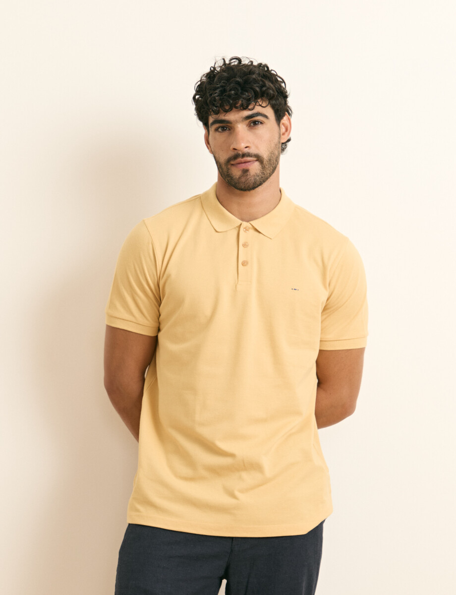 520752 REMERA HARRINGTON LABEL Amarillo