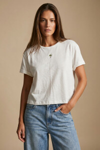 Remera Bordada Nácar