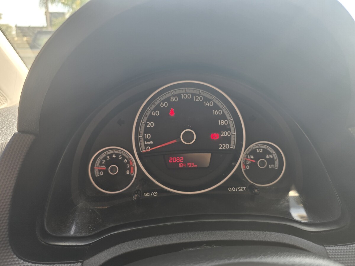 Volkswagen Up Move 1.0 Extra Full | Permuta / Financia Volkswagen Up Move 1.0 Extra Full | Permuta / Financia