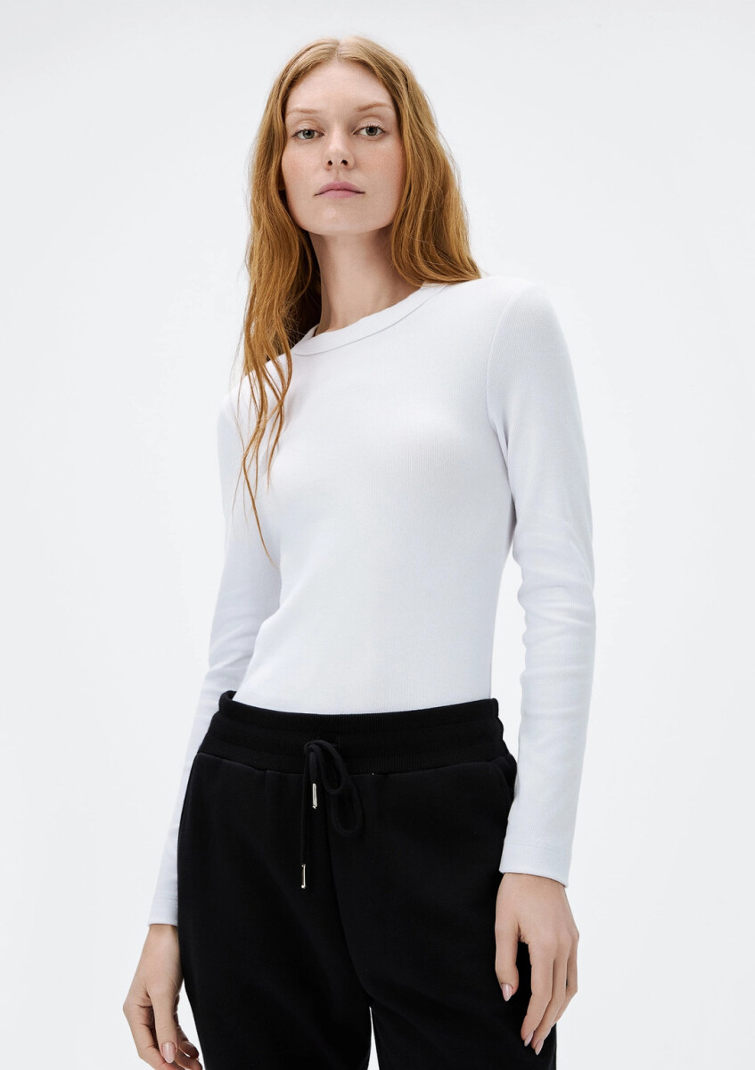 CAMISETA BÁSICA EN TELA ACANALADA - BLANCO 