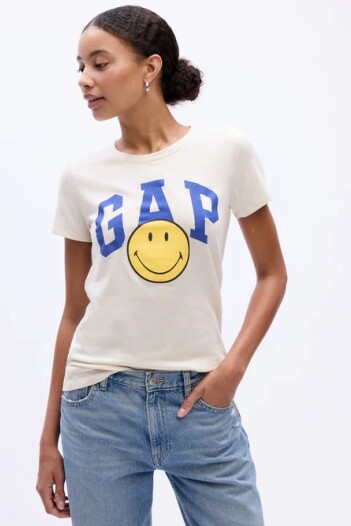 Remera Logo Gap Smiley Mujer Birch