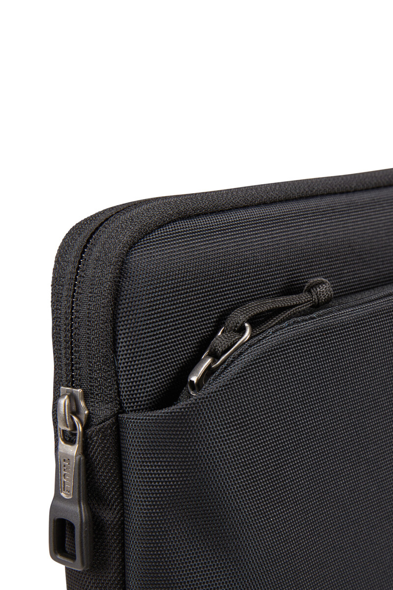 Thule Subterra 15'' Macbook Sleeve - Black Thule Subterra 15'' Macbook Sleeve - Black