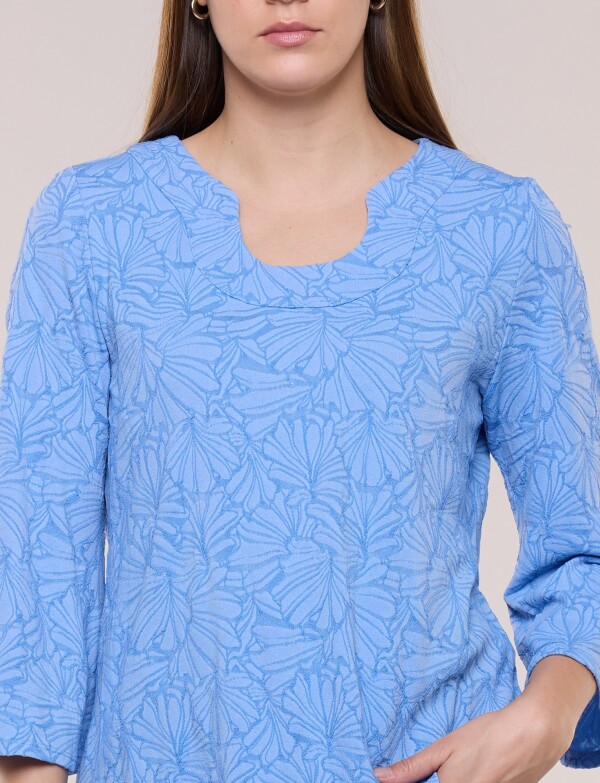 Blusa Texturada Con Relieve Floral CELESTE