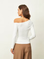 TOP QUEUE OFF WHITE