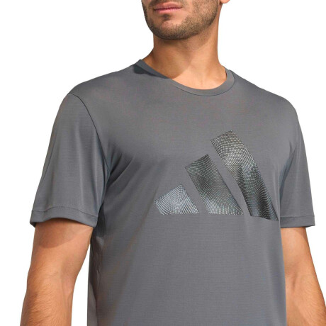 Remera Run Essentials Bl T de Hombre Gris