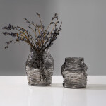 FLORERO VIDRIO LABRADO 14.5x14.5x22CM GRIS FLORERO VIDRIO LABRADO 14.5x14.5x22CM GRIS