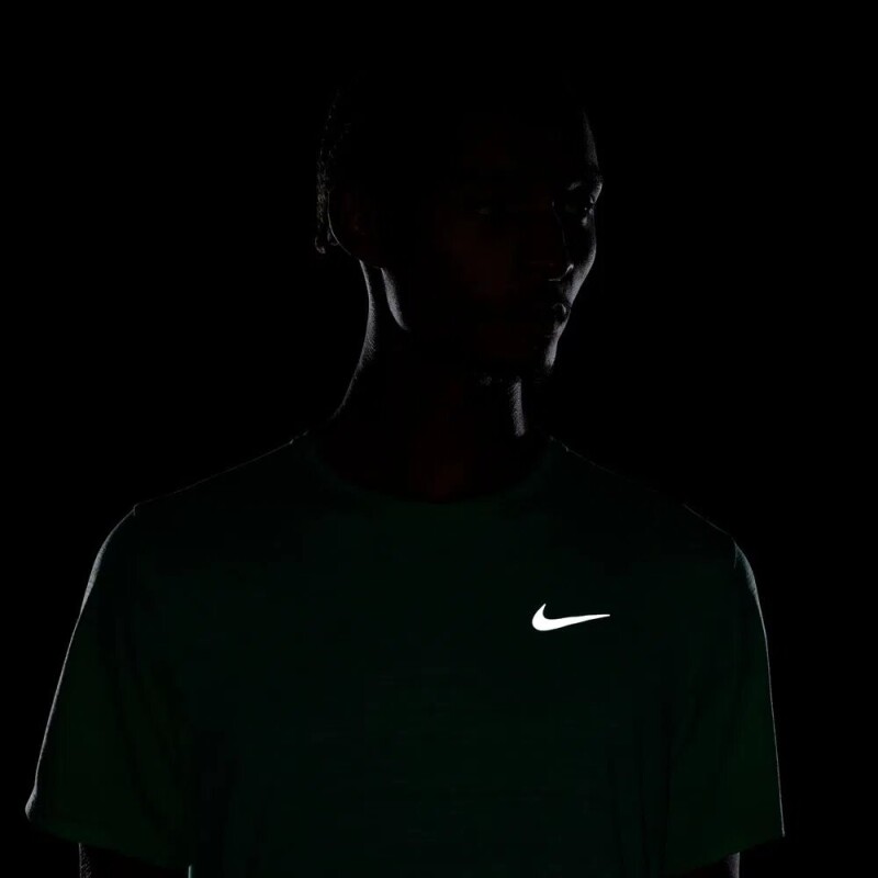 Remera Nike Dri-fit Miler Remera Nike Dri-fit Miler Top