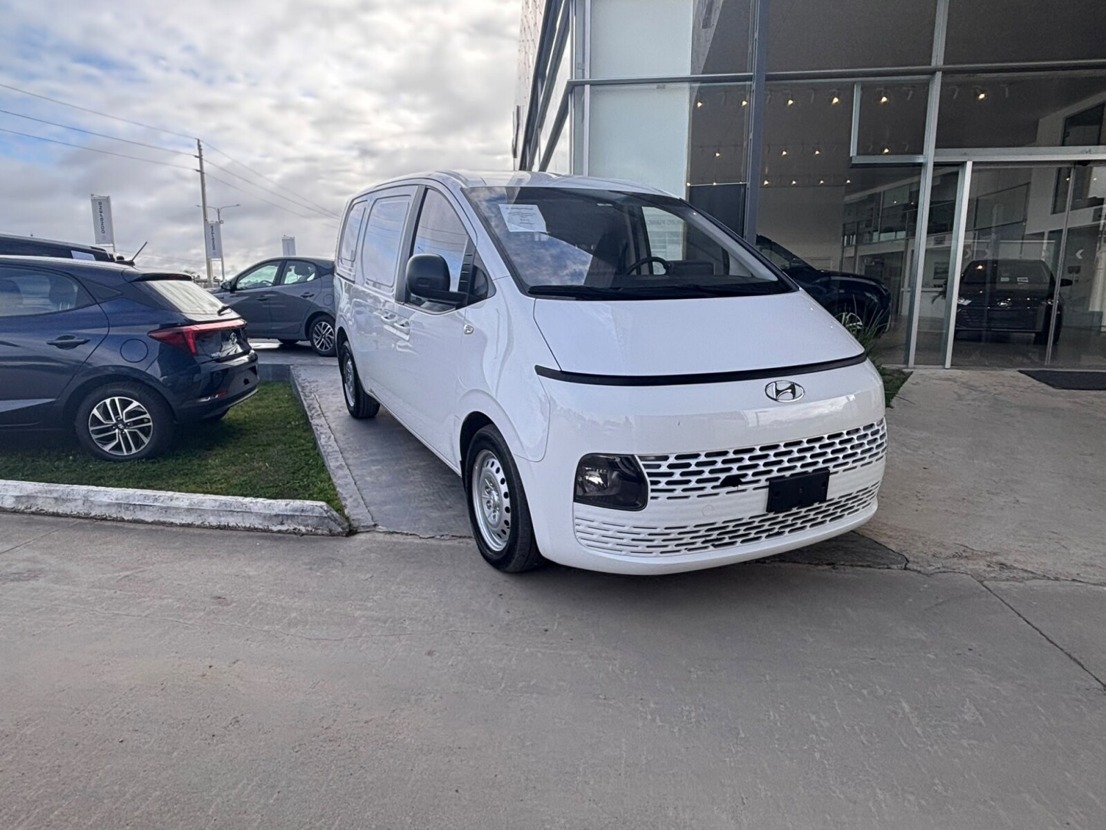 Hyundai H1 Staria 2.2 Diesel Furgon - 2024 