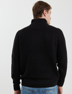 470587 SWEATER PUNTO MEDIO CIERRE HARRY Negro