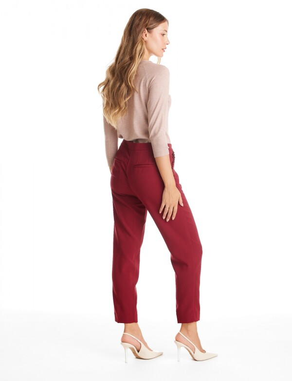 Pantalon Slim & Detalle Plisado BORDEAUX