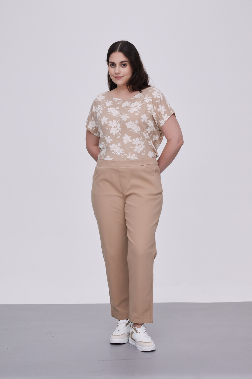 Pantalon Bekwai Beige Oscuro